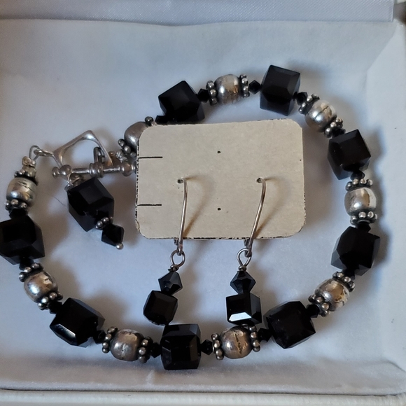 Artisian black crystal and silver bracelet and earring set - Picture 2 of 2